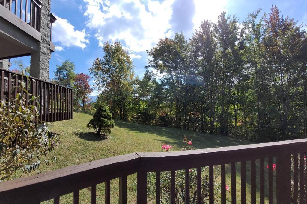 Views & Fireplace - Minutes To Gburg And Ober - Condo ガトリンバーグ エクステリア 写真