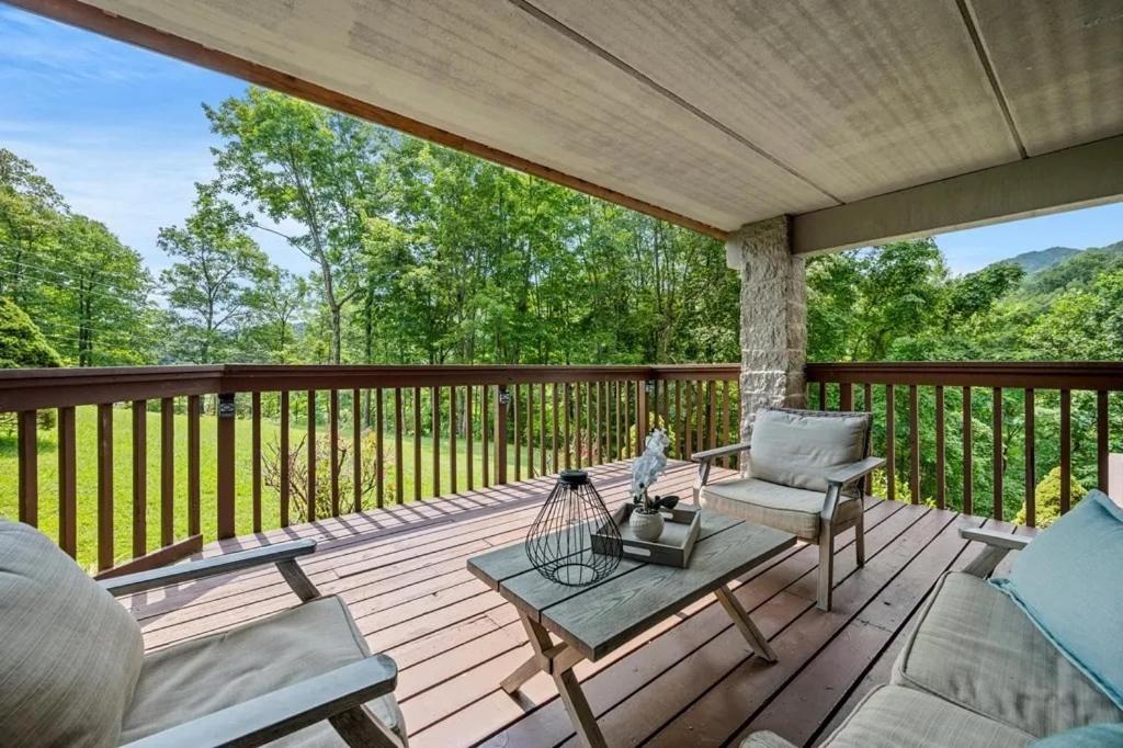 Views & Fireplace - Minutes To Gburg And Ober - Condo ガトリンバーグ エクステリア 写真