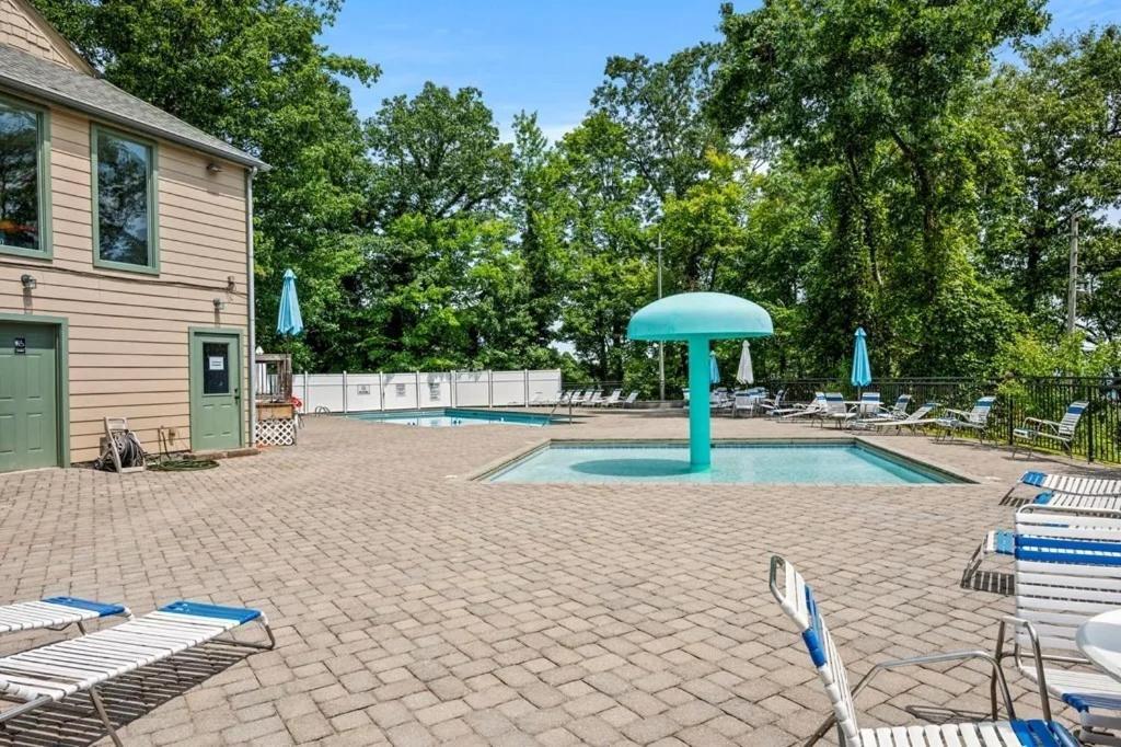 Views & Fireplace - Minutes To Gburg And Ober - Condo ガトリンバーグ エクステリア 写真