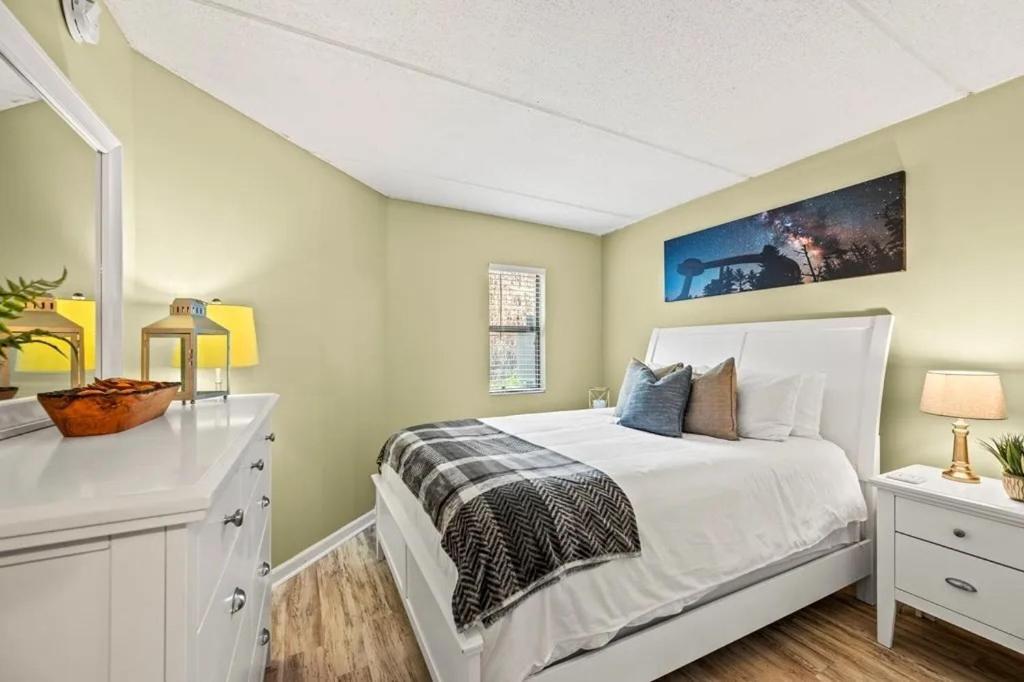 Views & Fireplace - Minutes To Gburg And Ober - Condo ガトリンバーグ エクステリア 写真
