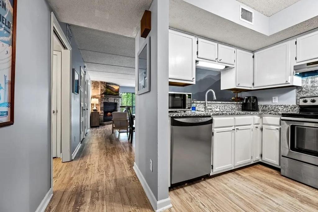 Views & Fireplace - Minutes To Gburg And Ober - Condo ガトリンバーグ エクステリア 写真