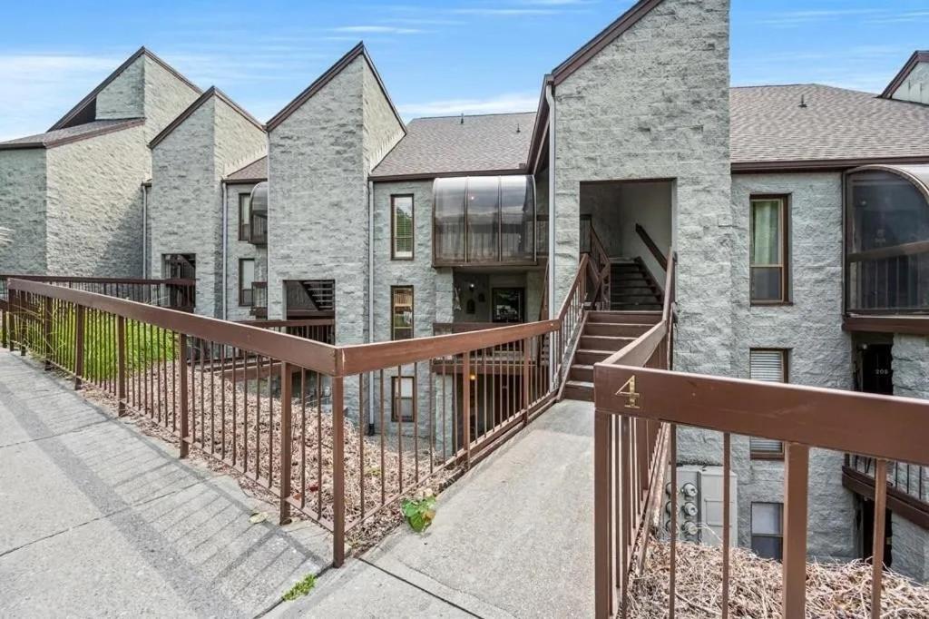 Views & Fireplace - Minutes To Gburg And Ober - Condo ガトリンバーグ エクステリア 写真